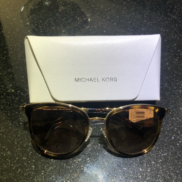 Michael Kors Sunglasses NWT - Picture 7 of 8